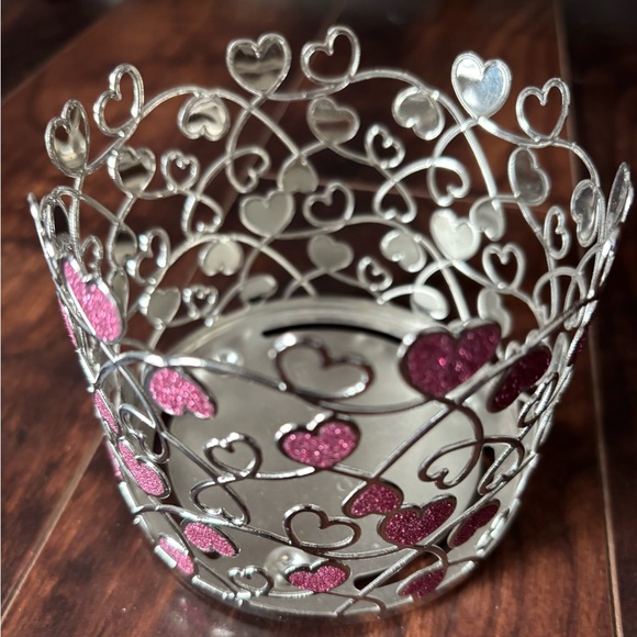 Bath & Body Works Silver and Pink Glitter Heart Valentine 3-Wick Candle Holder - Picture 3 of 6